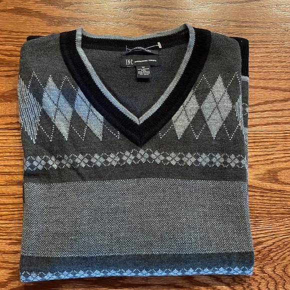INC men’s V neck MERINO WOOL blend grey multi plaid pattern sweater size Med - Picture 9 of 9